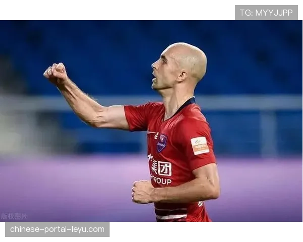 上海外援洛夫顿写福字迎丙午马年,融入中国文化获球迷点赞 上海外援洛夫顿写福字迎丙午马年,融入中国文化获球迷点赞