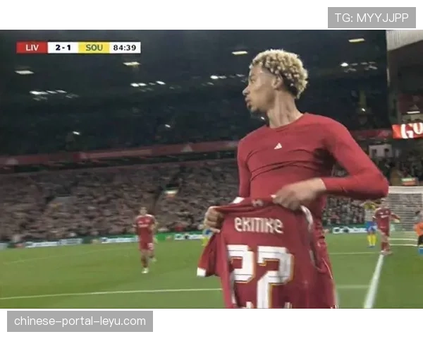 梅斯后卫累计两黄变一红被罚下场,图卢兹获人数优势 梅斯后卫累计两黄变一红被罚下场,图卢兹获人数优势